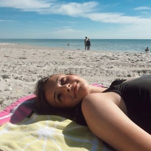 Meet your Posher, Ava